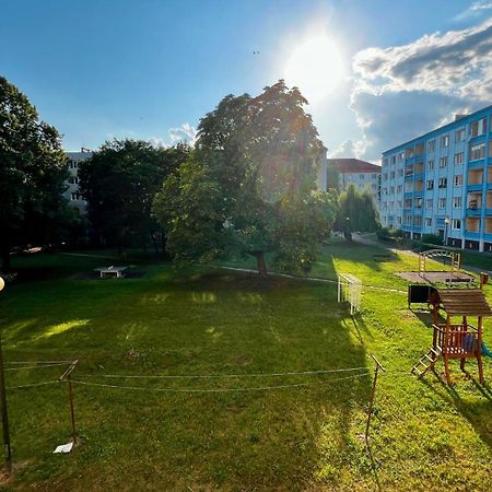 Industrial Apartment I 24Hr Self Check-In I Free Parking & Coffee Banska Bystrica Luaran gambar
