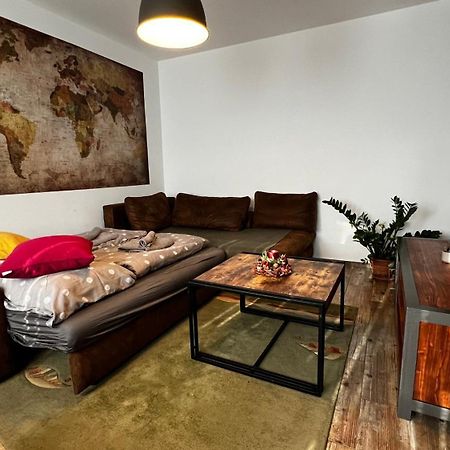 Industrial Apartment I 24Hr Self Check-In I Free Parking & Coffee Banska Bystrica Luaran gambar