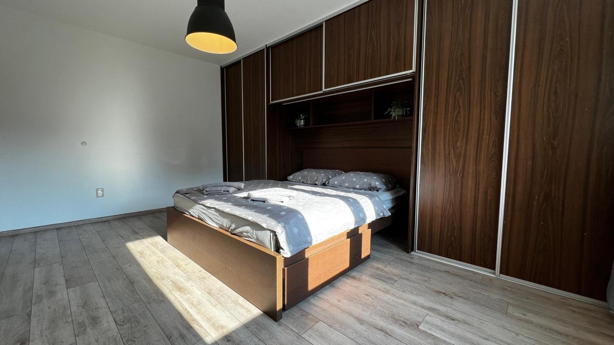 Industrial Apartment I 24Hr Self Check-In I Free Parking & Coffee Banska Bystrica Luaran gambar
