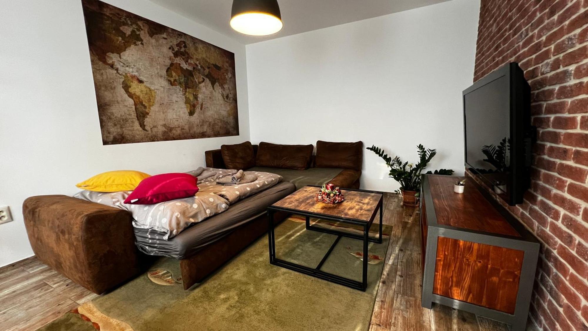 Industrial Apartment I 24Hr Self Check-In I Free Parking & Coffee Banska Bystrica Luaran gambar