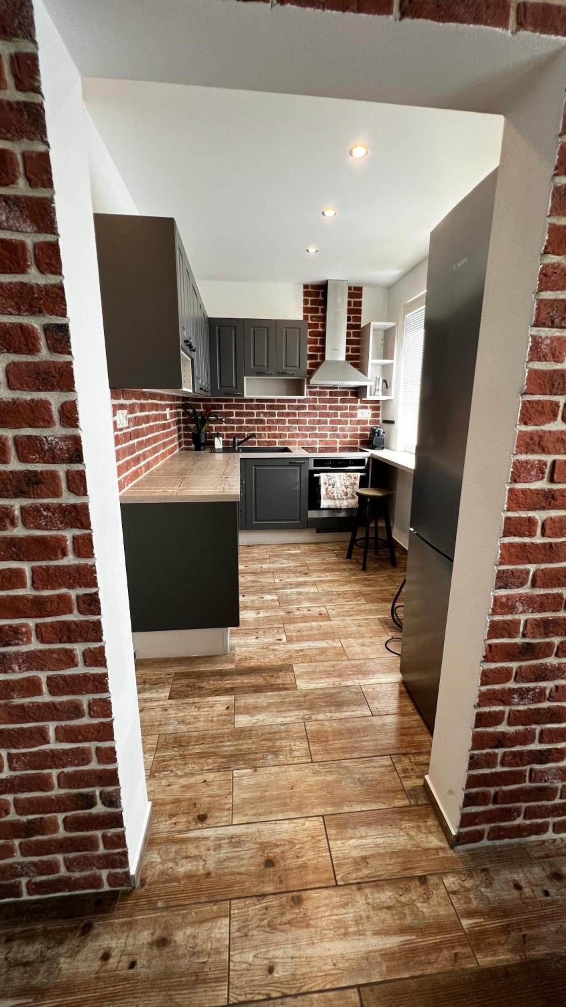 Industrial Apartment I 24Hr Self Check-In I Free Parking & Coffee Banska Bystrica Luaran gambar