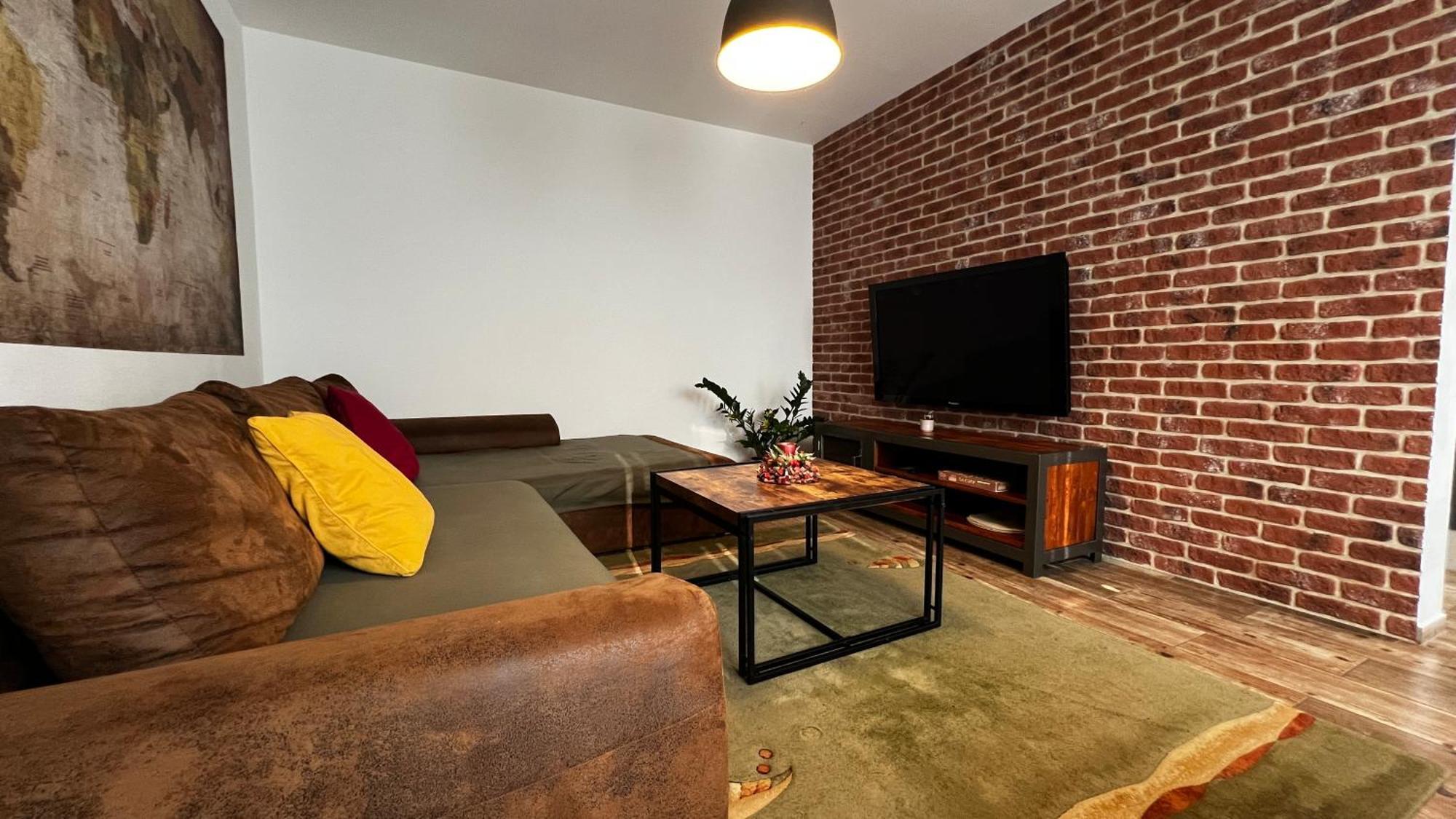 Industrial Apartment I 24Hr Self Check-In I Free Parking & Coffee Banska Bystrica Luaran gambar